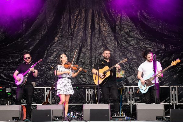 SATURDAY LUNCHTIMES LIVE IN THE PARK: MUSIC FILLS FLOWERFIELD PARK ALL SUMMER